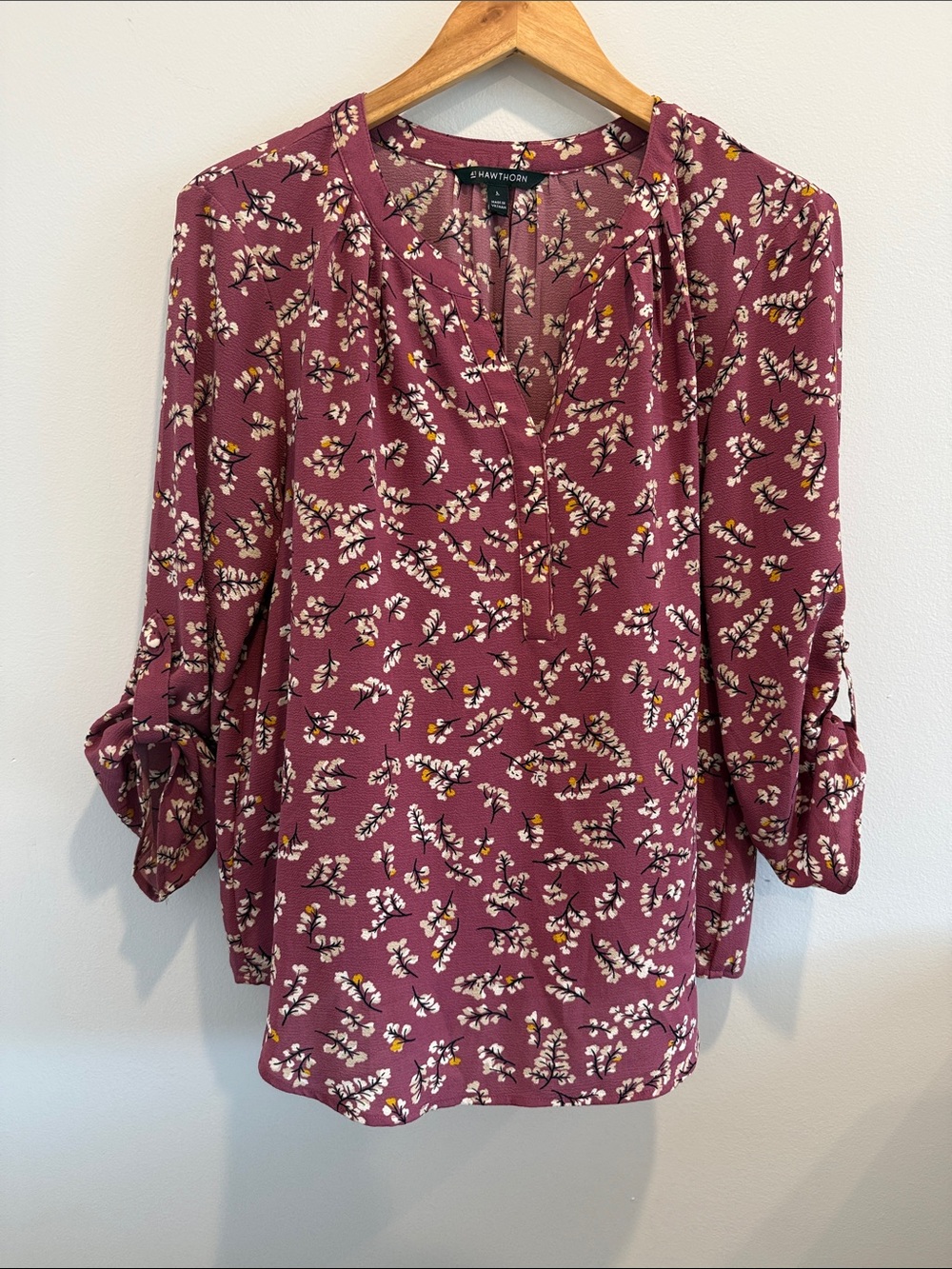 41 Hawthorn Pink Plum Floral V-Neck Roll-Sleeve Blouse Large